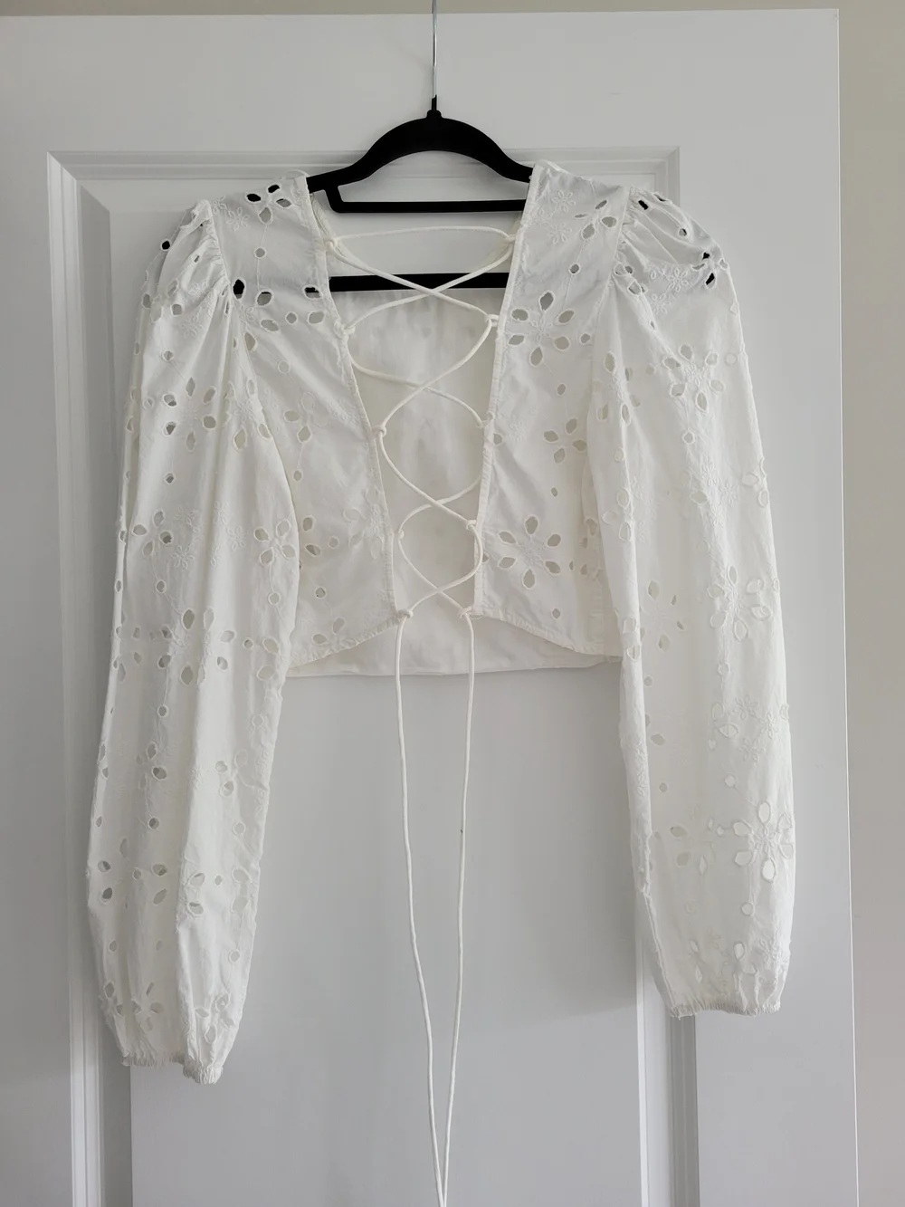 Zara White Eyelet Lace-Up Puff Sleeve Crop Top